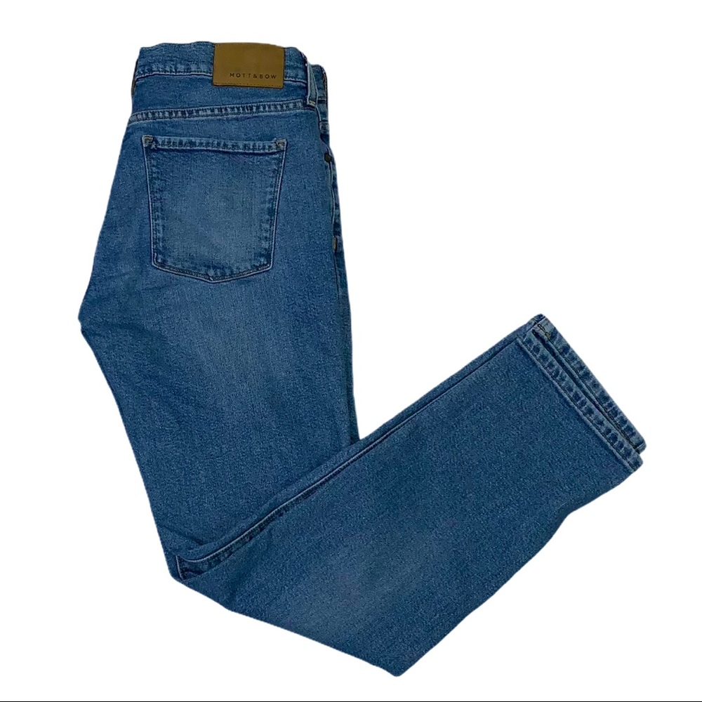 Mott and Bow Straight Leg Medium Wash Blue Jeans